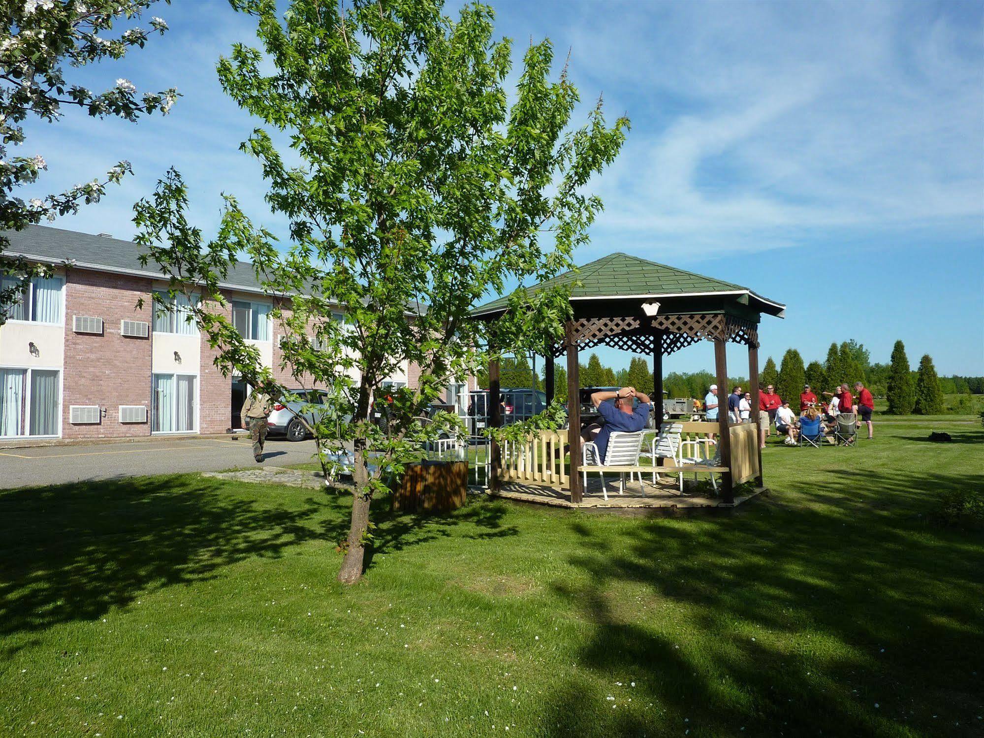 Manoir Becancourt Hotel Exterior photo